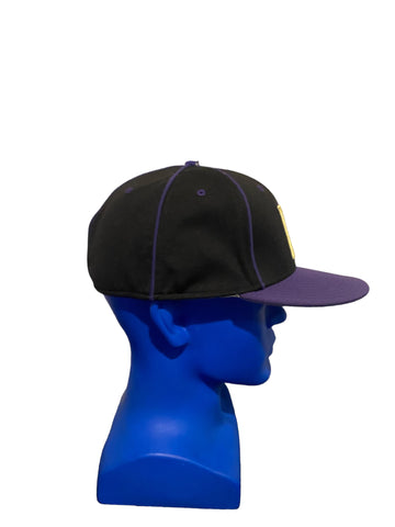 under armour ncaa washington huskies embroidered w fitted size l hat