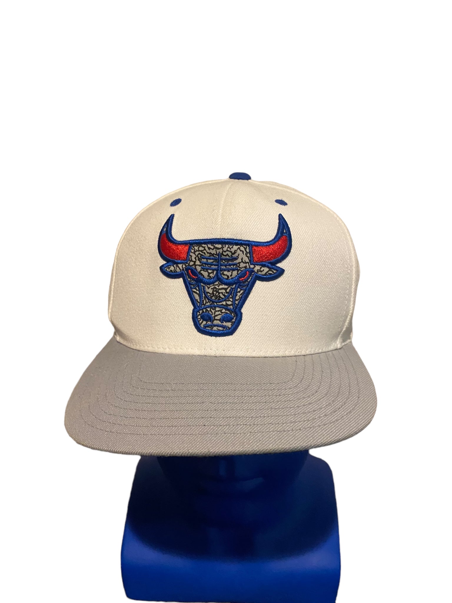 Chicago Bulls Mitchell & Ness Snapback Hat Cap Gray/White