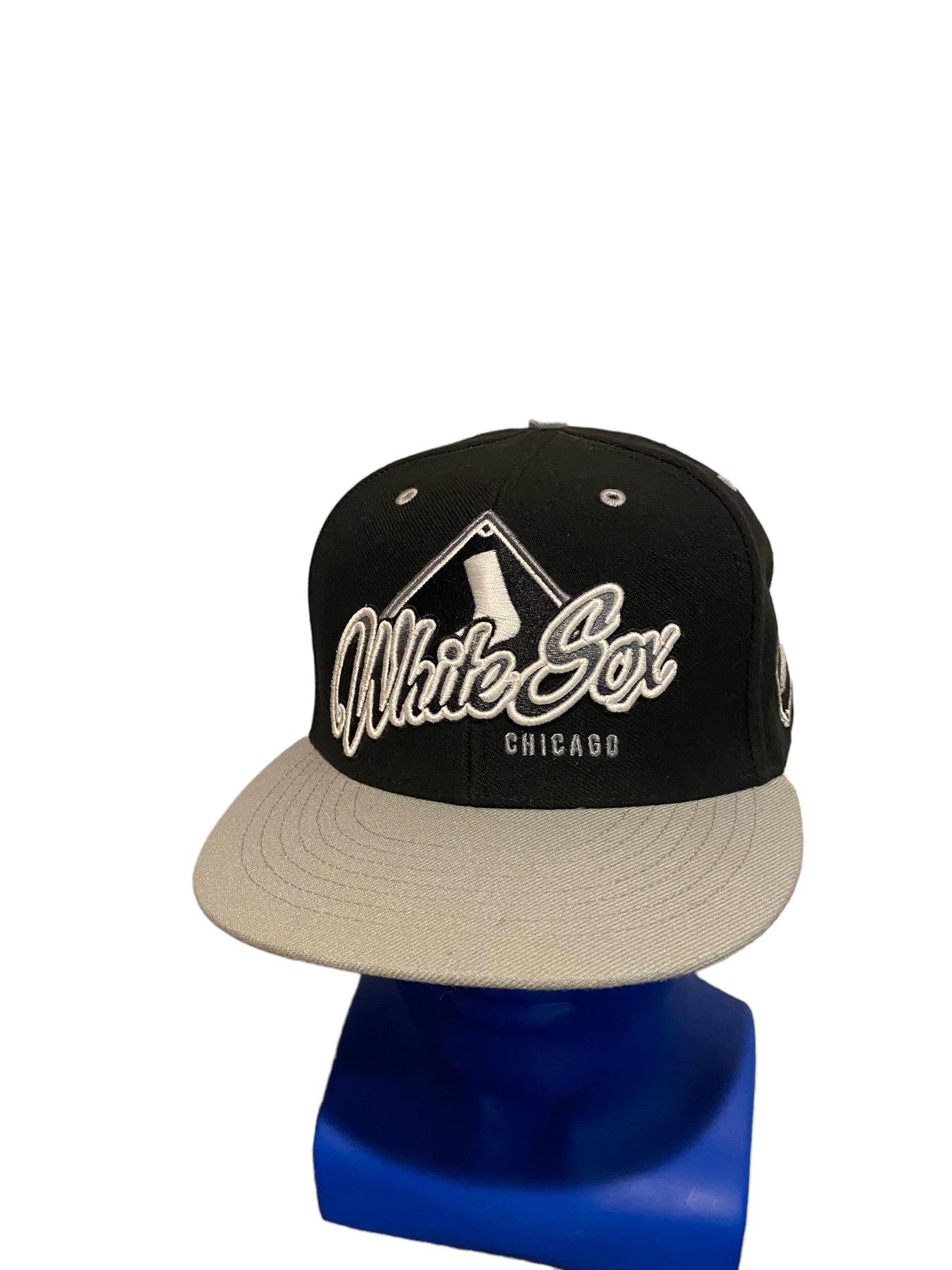 47 brand mlb chicago white sox script and logo embroidered snapback